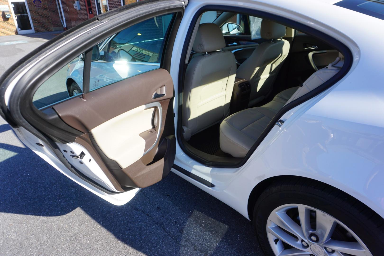 2015 WHITE /TAN BUICK REGAL TURBO (2G4GL5EX8F9) with an 2L I4 engine, AUTOMATIC transmission, located at 312 Centre Ave, Schuylkill Haven, PA, 17972, (570) 593-5278, 40.638130, -76.177383- Photo#32