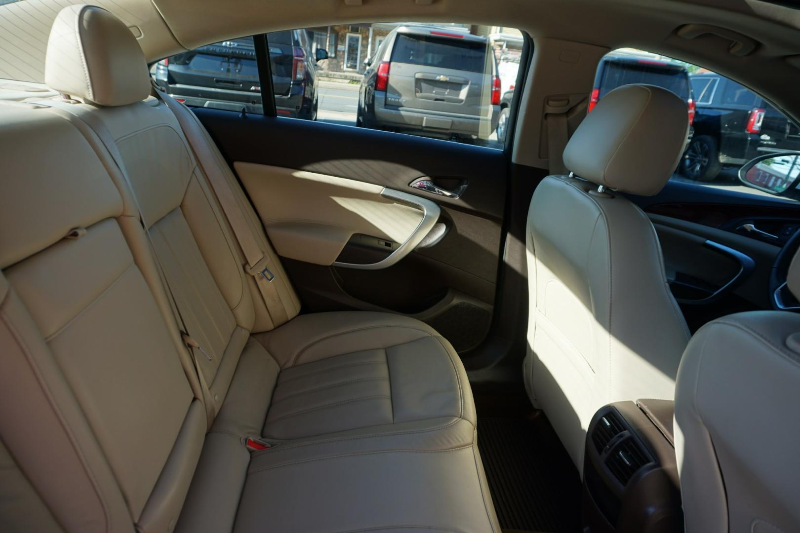 2015 WHITE /TAN BUICK REGAL TURBO (2G4GL5EX8F9) with an 2L I4 engine, AUTOMATIC transmission, located at 312 Centre Ave, Schuylkill Haven, PA, 17972, (570) 593-5278, 40.638130, -76.177383- Photo#36