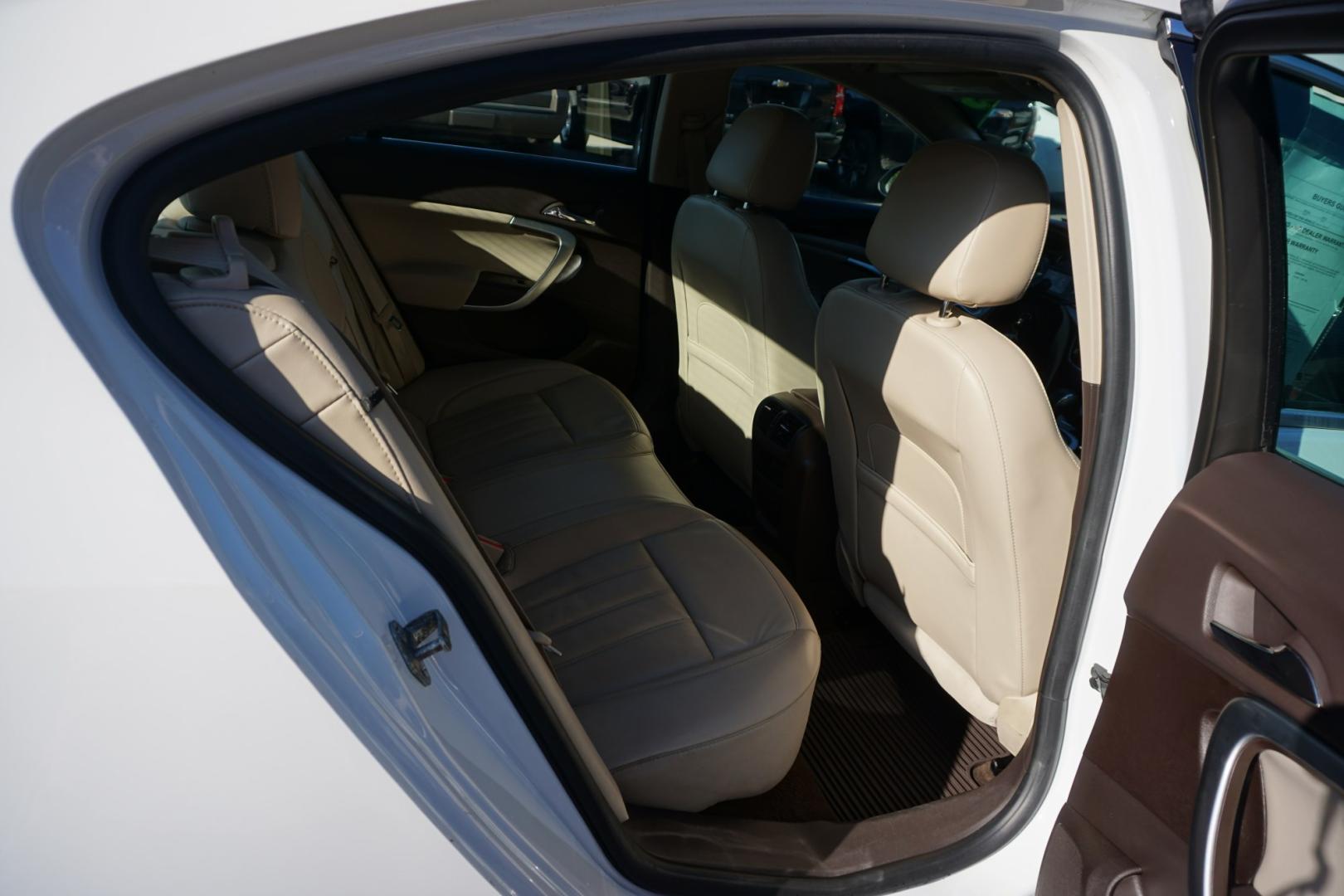 2015 WHITE /TAN BUICK REGAL TURBO (2G4GL5EX8F9) with an 2L I4 engine, AUTOMATIC transmission, located at 312 Centre Ave, Schuylkill Haven, PA, 17972, (570) 593-5278, 40.638130, -76.177383- Photo#39