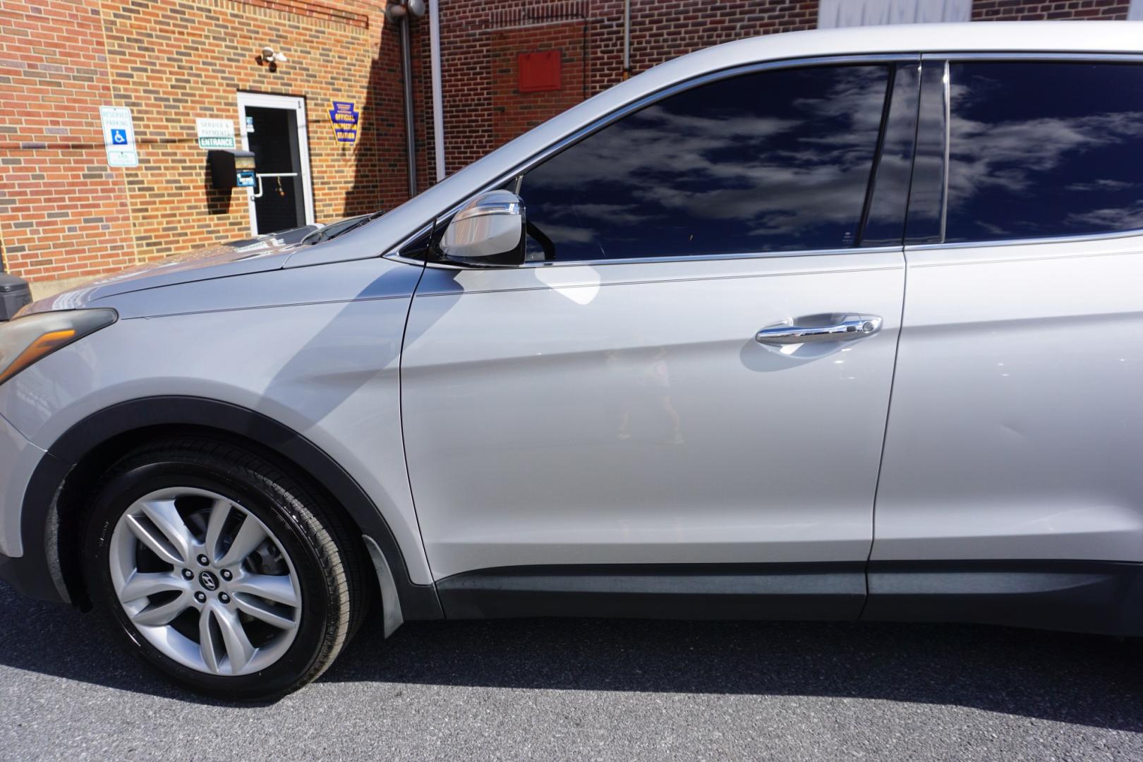 2013 SILVER /BLACK HYUNDAI SANTA FE SPORT (5XYZWDLA0DG) with an 2L I4 engine, AUTOMATIC transmission, located at 312 Centre Ave, Schuylkill Haven, PA, 17972, (570) 593-5278, 40.638130, -76.177383- Photo#6
