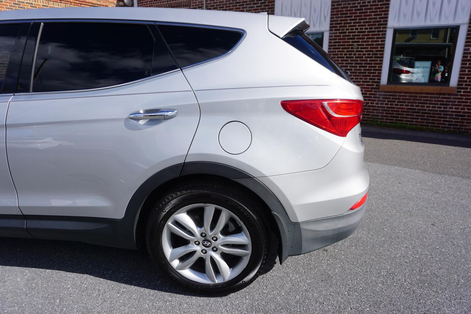2013 SILVER /BLACK HYUNDAI SANTA FE SPORT (5XYZWDLA0DG) with an 2L I4 engine, AUTOMATIC transmission, located at 312 Centre Ave, Schuylkill Haven, PA, 17972, (570) 593-5278, 40.638130, -76.177383- Photo#8