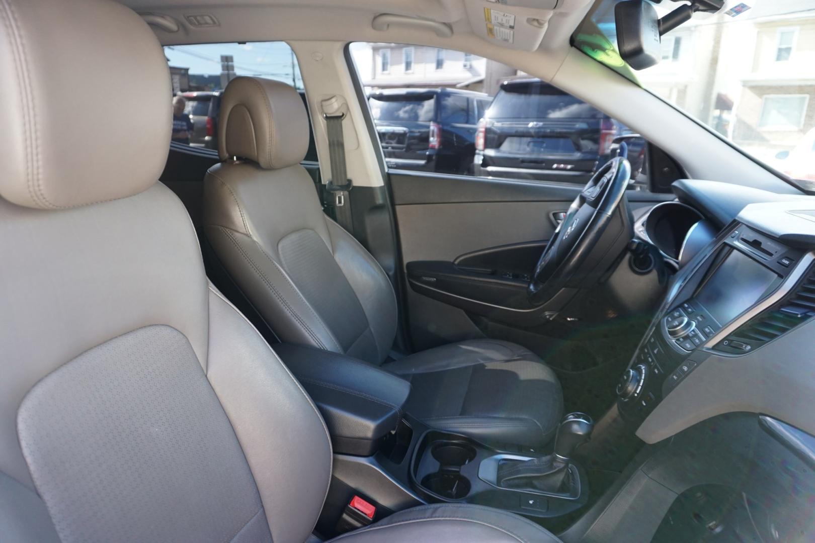 2013 SILVER /BLACK HYUNDAI SANTA FE SPORT (5XYZWDLA0DG) with an 2L I4 engine, AUTOMATIC transmission, located at 312 Centre Ave, Schuylkill Haven, PA, 17972, (570) 593-5278, 40.638130, -76.177383- Photo#37