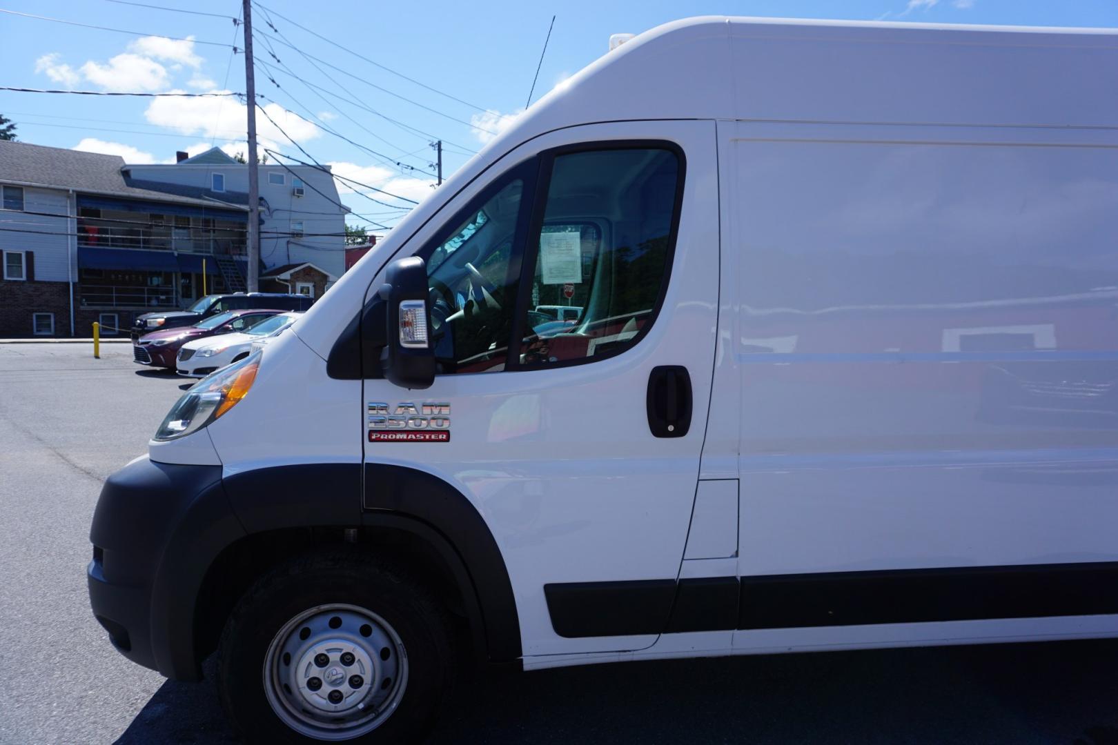 2021 WHITE /GRAY RAM PROMASTER CARGO VAN 2500 (3C6LRVDG2ME) with an 3.6L V6 engine, AUTOMATIC transmission, located at 312 Centre Ave, Schuylkill Haven, PA, 17972, (570) 593-5278, 40.638130, -76.177383- Photo#3