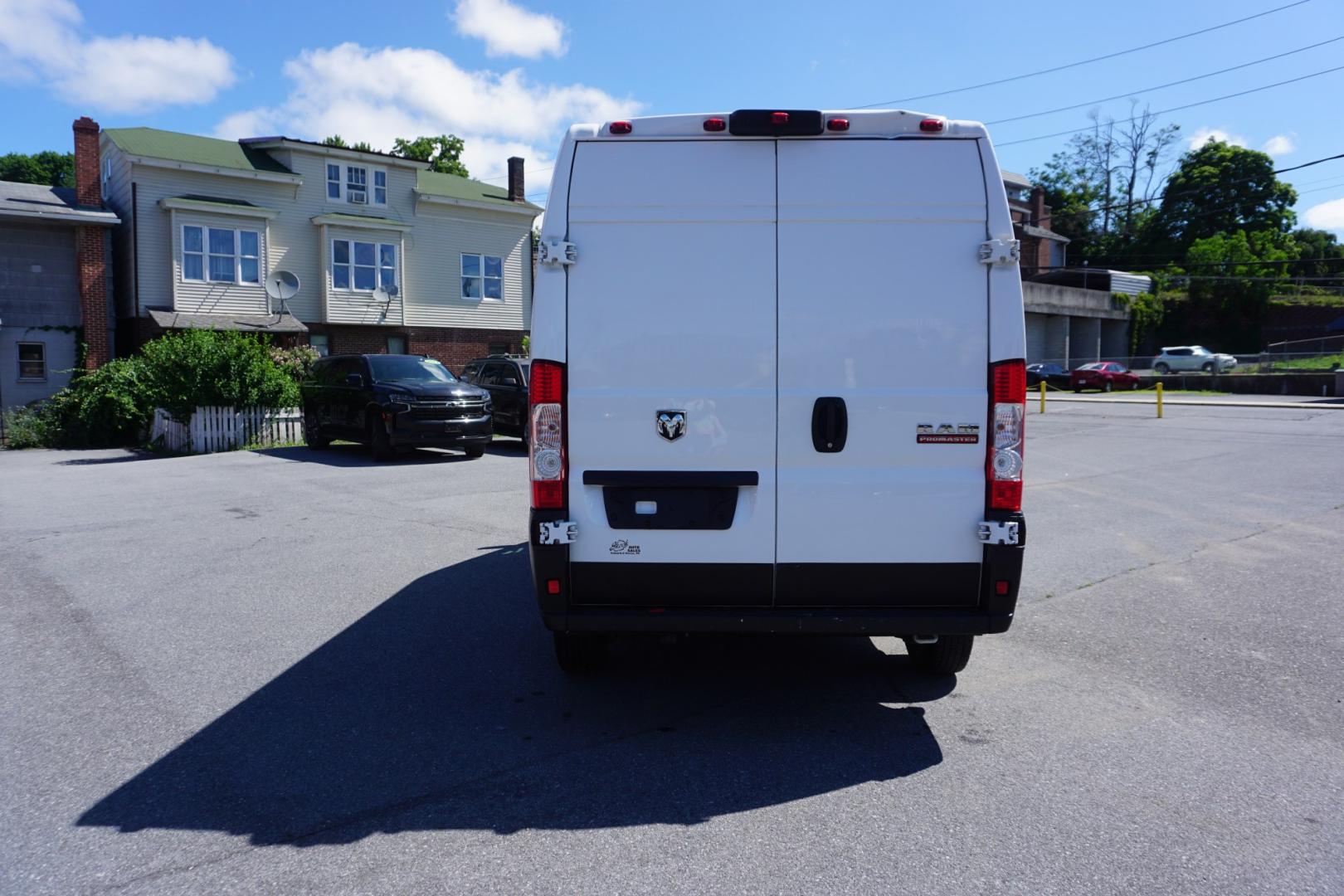 2021 WHITE /GRAY RAM PROMASTER CARGO VAN 2500 (3C6LRVDG2ME) with an 3.6L V6 engine, AUTOMATIC transmission, located at 312 Centre Ave, Schuylkill Haven, PA, 17972, (570) 593-5278, 40.638130, -76.177383- Photo#8