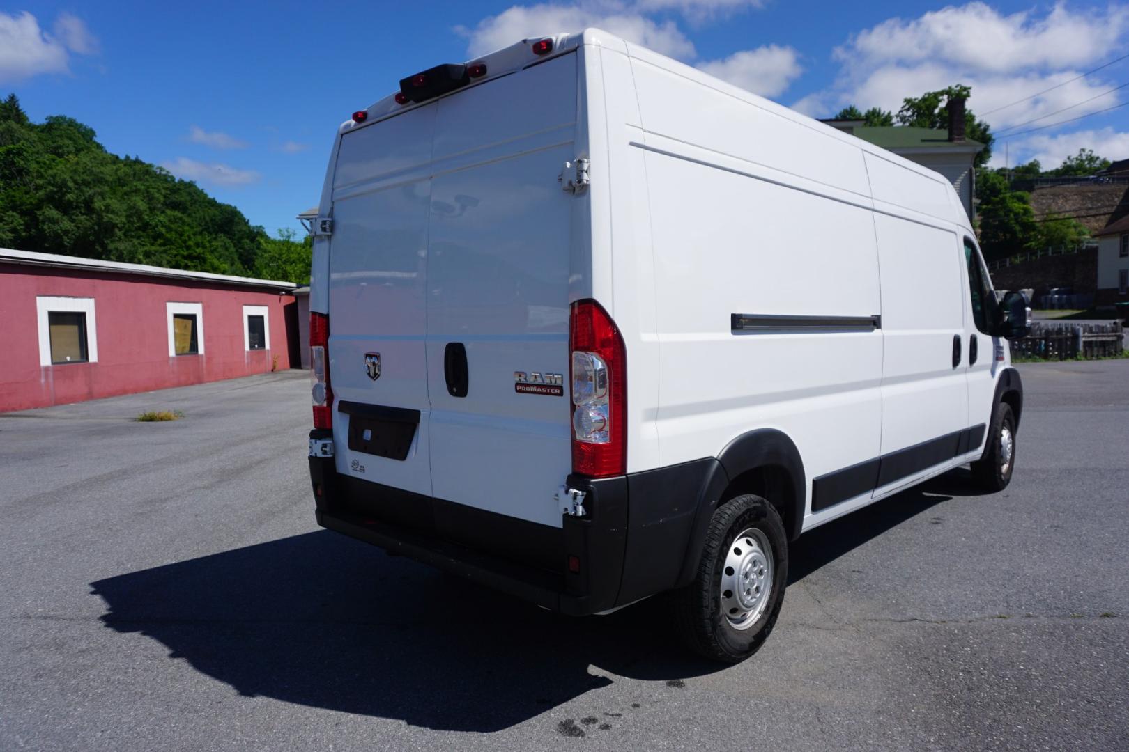 2021 WHITE /GRAY RAM PROMASTER CARGO VAN 2500 (3C6LRVDG2ME) with an 3.6L V6 engine, AUTOMATIC transmission, located at 312 Centre Ave, Schuylkill Haven, PA, 17972, (570) 593-5278, 40.638130, -76.177383- Photo#10