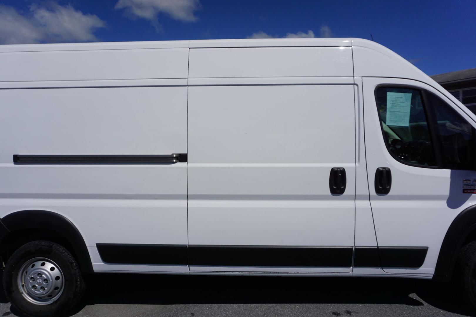 2021 WHITE /GRAY RAM PROMASTER CARGO VAN 2500 (3C6LRVDG2ME) with an 3.6L V6 engine, AUTOMATIC transmission, located at 312 Centre Ave, Schuylkill Haven, PA, 17972, (570) 593-5278, 40.638130, -76.177383- Photo#12