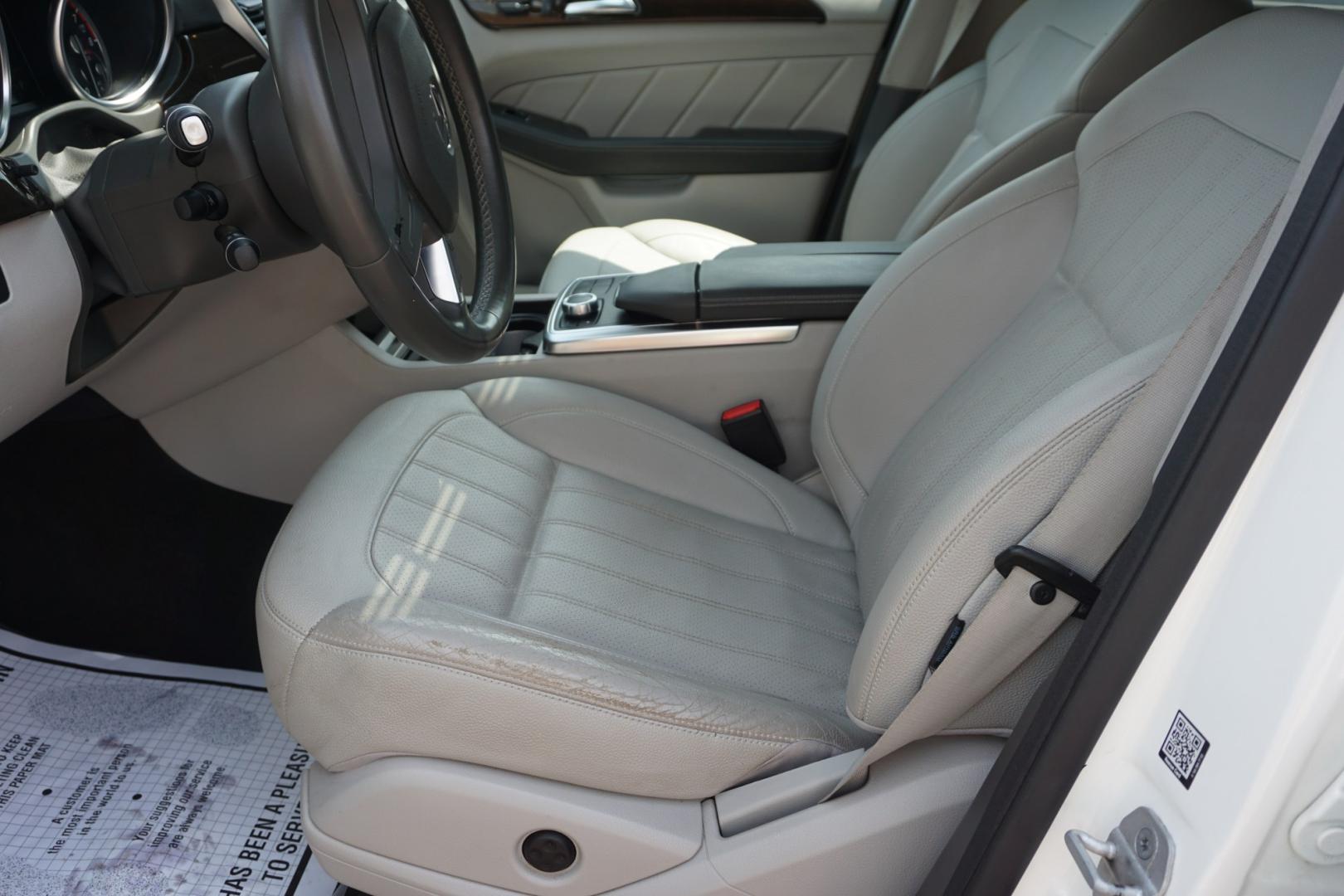 2015 POLAR WHITE MERCEDES-BENZ GL-CLASS GL450 (4JGDF6EE6FA) with an 3L V6 engine, AUTOMATIC transmission, located at 312 Centre Ave, Schuylkill Haven, PA, 17972, (570) 593-5278, 40.638130, -76.177383- Photo#21