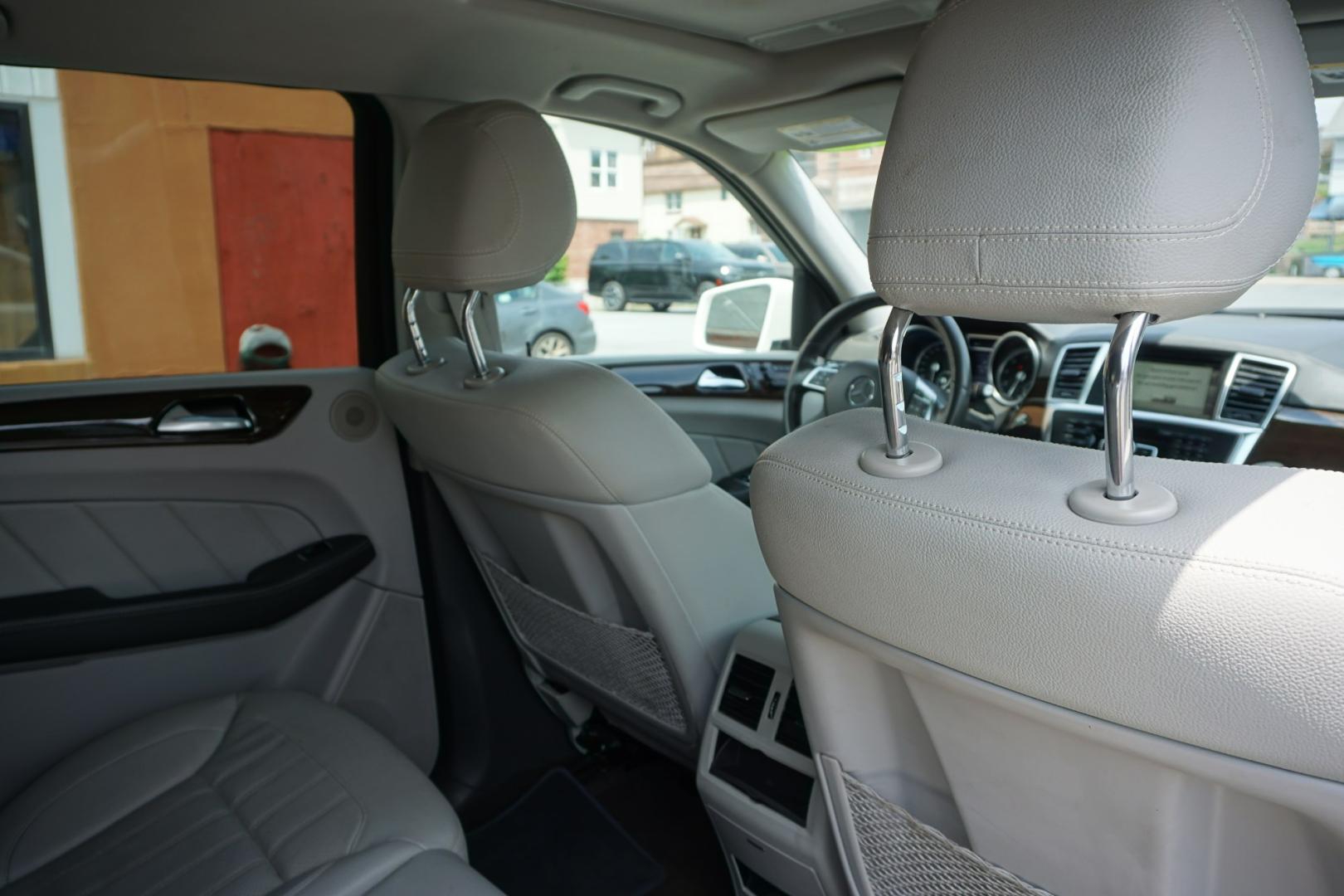 2015 POLAR WHITE MERCEDES-BENZ GL-CLASS GL450 (4JGDF6EE6FA) with an 3L V6 engine, AUTOMATIC transmission, located at 312 Centre Ave, Schuylkill Haven, PA, 17972, (570) 593-5278, 40.638130, -76.177383- Photo#35