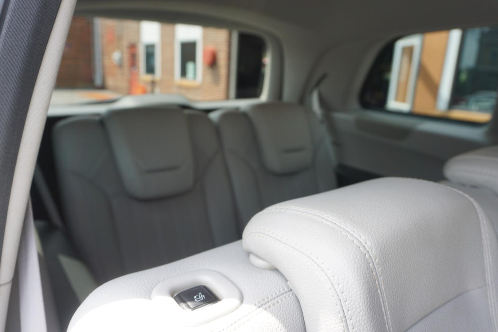 2015 POLAR WHITE MERCEDES-BENZ GL-CLASS GL450 (4JGDF6EE6FA) with an 3L V6 engine, AUTOMATIC transmission, located at 312 Centre Ave, Schuylkill Haven, PA, 17972, (570) 593-5278, 40.638130, -76.177383- Photo#36