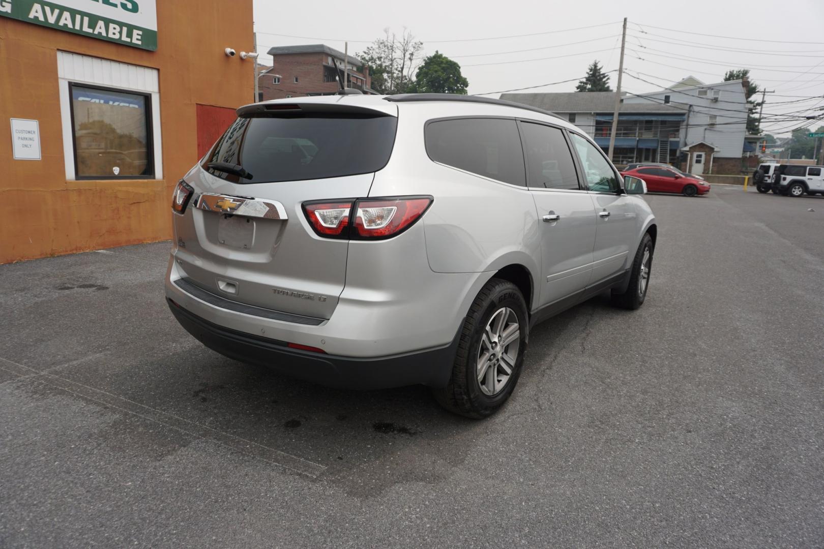 2017 GRAY /BLACK CHEVROLET TRAVERSE 1LT (1GNKVGKD0HJ) with an 3.6L V6 engine, AUTOMATIC transmission, located at 312 Centre Ave, Schuylkill Haven, PA, 17972, (570) 593-5278, 40.638130, -76.177383- Photo#11