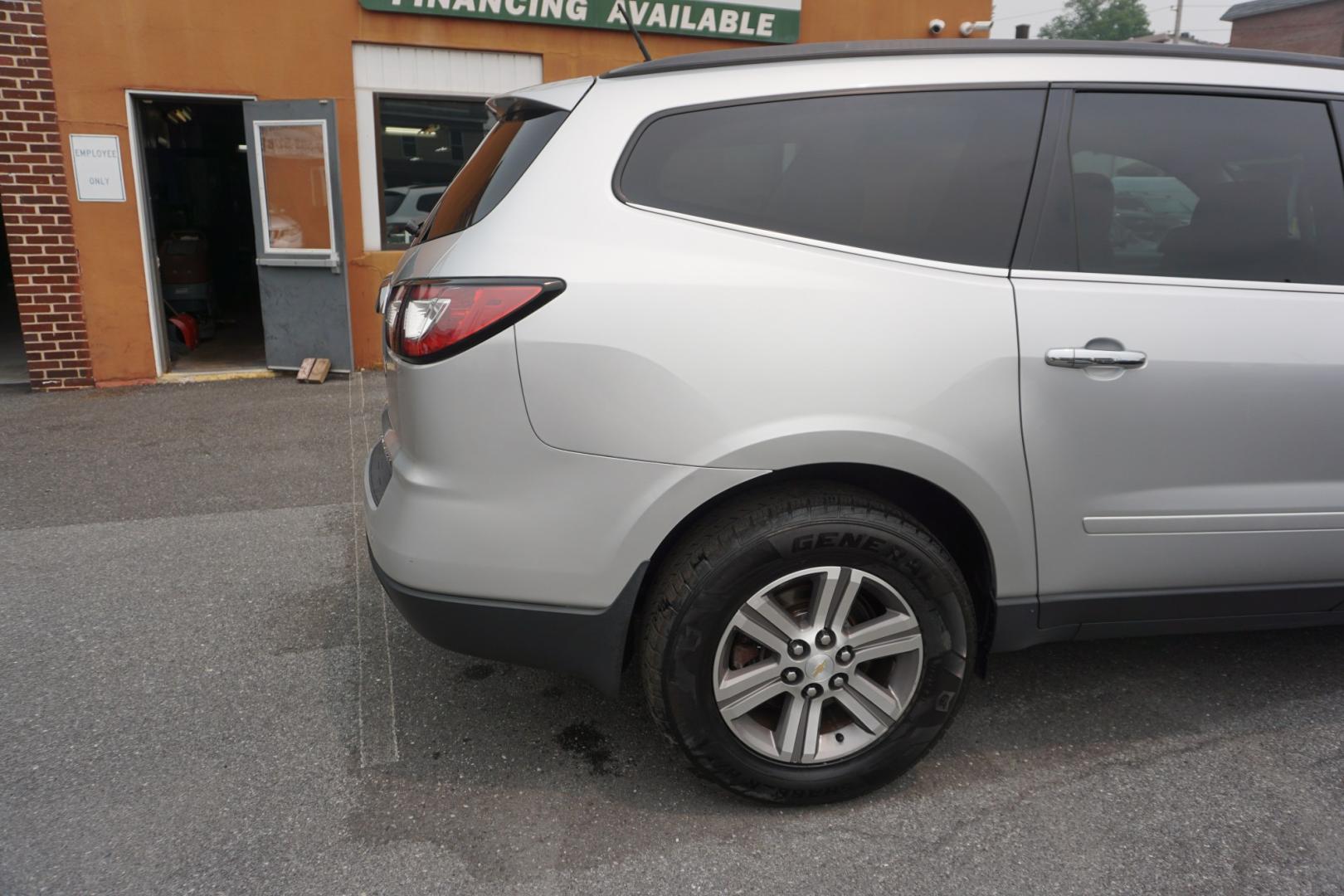 2017 GRAY /BLACK CHEVROLET TRAVERSE 1LT (1GNKVGKD0HJ) with an 3.6L V6 engine, AUTOMATIC transmission, located at 312 Centre Ave, Schuylkill Haven, PA, 17972, (570) 593-5278, 40.638130, -76.177383- Photo#12