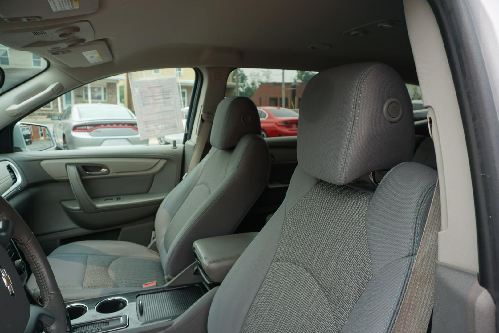 2017 GRAY /BLACK CHEVROLET TRAVERSE 1LT (1GNKVGKD0HJ) with an 3.6L V6 engine, AUTOMATIC transmission, located at 312 Centre Ave, Schuylkill Haven, PA, 17972, (570) 593-5278, 40.638130, -76.177383- Photo#19