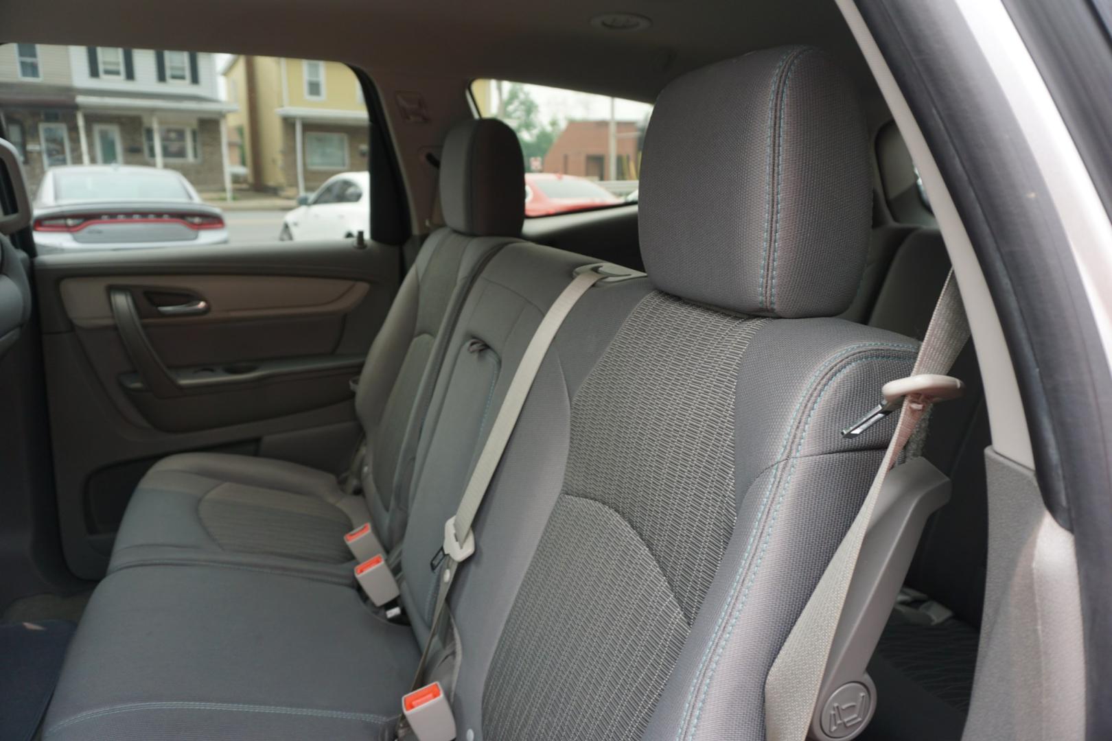 2017 GRAY /BLACK CHEVROLET TRAVERSE 1LT (1GNKVGKD0HJ) with an 3.6L V6 engine, AUTOMATIC transmission, located at 312 Centre Ave, Schuylkill Haven, PA, 17972, (570) 593-5278, 40.638130, -76.177383- Photo#27