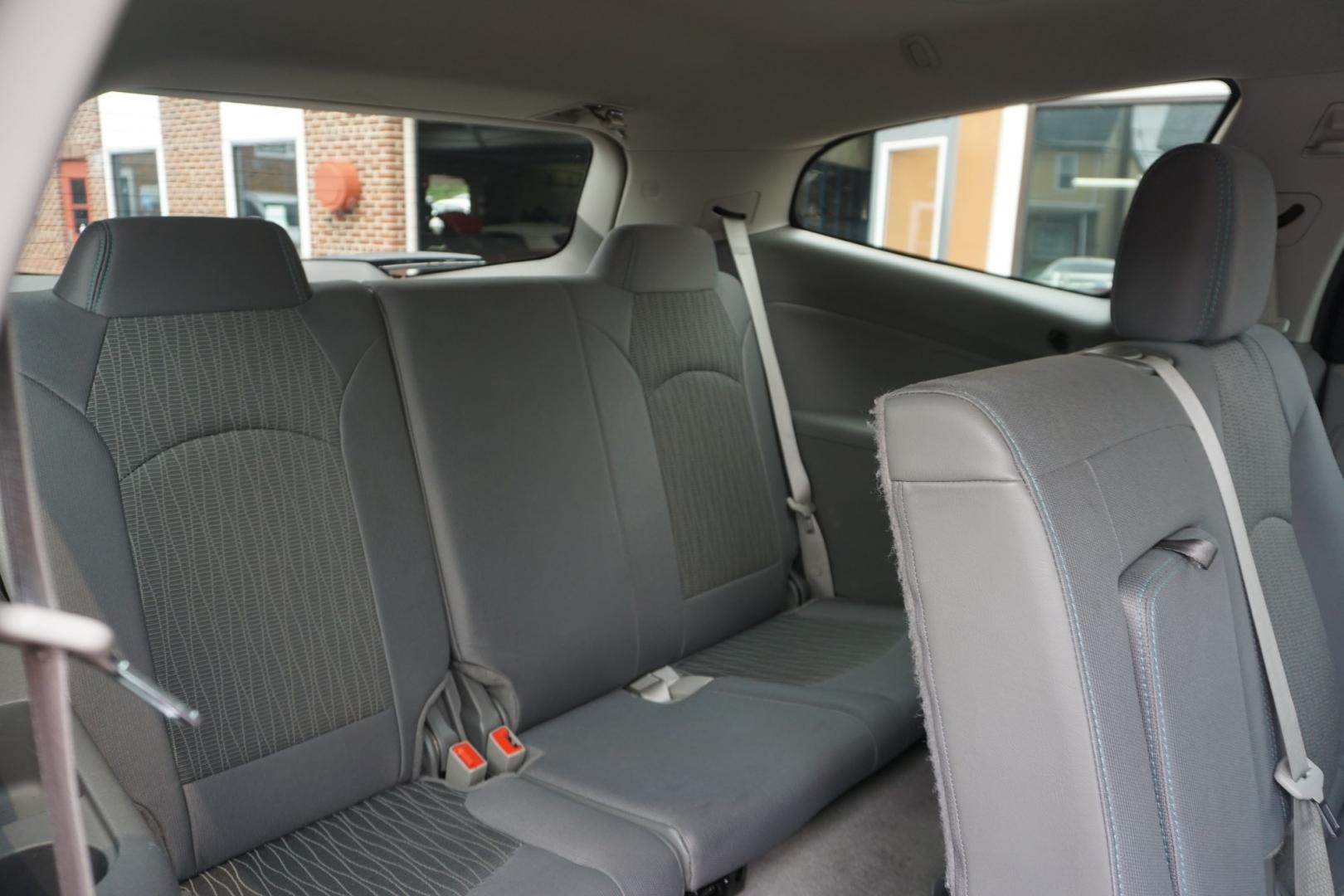 2017 GRAY /BLACK CHEVROLET TRAVERSE 1LT (1GNKVGKD0HJ) with an 3.6L V6 engine, AUTOMATIC transmission, located at 312 Centre Ave, Schuylkill Haven, PA, 17972, (570) 593-5278, 40.638130, -76.177383- Photo#38