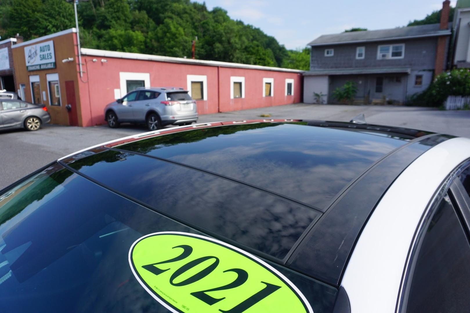2021 WHITE /BLACK HYUNDAI SONATA SEL (5NPEF4JA5MH) with an 2.5L I4 engine, AUTOMATIC transmission, located at 312 Centre Ave, Schuylkill Haven, PA, 17972, (570) 593-5278, 40.638130, -76.177383- Photo#2