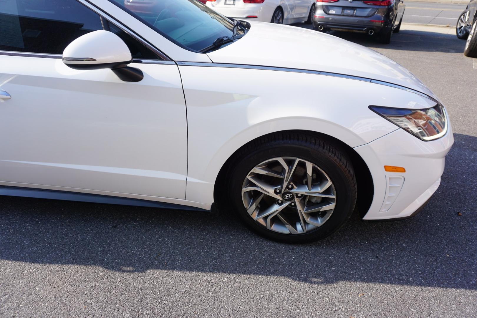 2021 WHITE /BLACK HYUNDAI SONATA SEL (5NPEF4JA5MH) with an 2.5L I4 engine, AUTOMATIC transmission, located at 312 Centre Ave, Schuylkill Haven, PA, 17972, (570) 593-5278, 40.638130, -76.177383- Photo#15