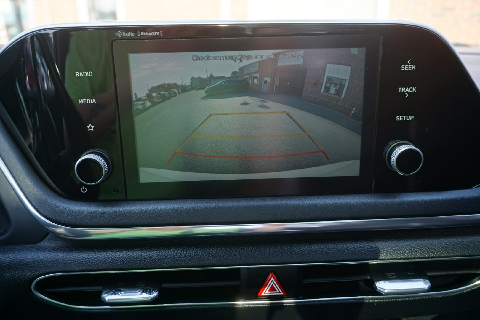 2021 WHITE /BLACK HYUNDAI SONATA SEL (5NPEF4JA5MH) with an 2.5L I4 engine, AUTOMATIC transmission, located at 312 Centre Ave, Schuylkill Haven, PA, 17972, (570) 593-5278, 40.638130, -76.177383- Photo#27
