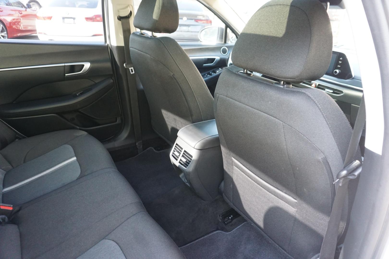 2021 WHITE /BLACK HYUNDAI SONATA SEL (5NPEF4JA5MH) with an 2.5L I4 engine, AUTOMATIC transmission, located at 312 Centre Ave, Schuylkill Haven, PA, 17972, (570) 593-5278, 40.638130, -76.177383- Photo#35