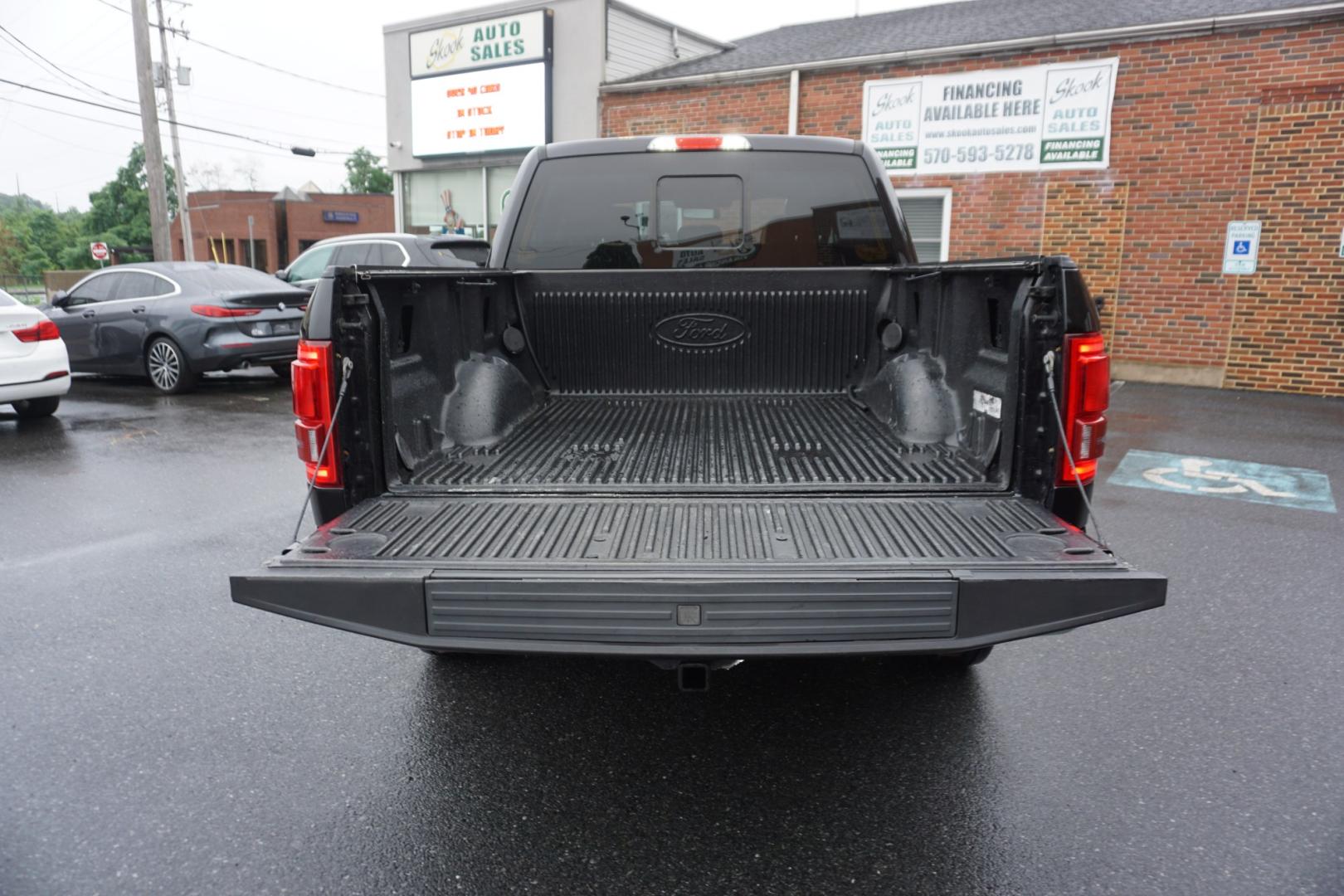 2016 BLACK /BLACK FORD F-150 XLT (1FTEW1EF8GF) with an 5L V8 engine, AUTOMATIC transmission, located at 312 Centre Ave, Schuylkill Haven, PA, 17972, (570) 593-5278, 40.638130, -76.177383- Photo#10