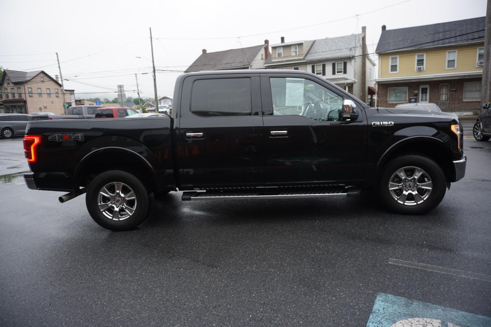 2016 BLACK /BLACK FORD F-150 XLT (1FTEW1EF8GF) with an 5L V8 engine, AUTOMATIC transmission, located at 312 Centre Ave, Schuylkill Haven, PA, 17972, (570) 593-5278, 40.638130, -76.177383- Photo#11