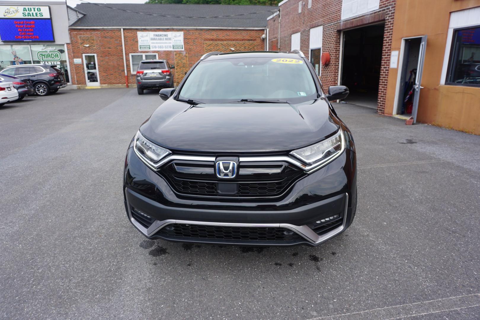 2022 BLACK /BLACK HONDA CR-V HYBRID TOURING (5J6RT6H94NL) with an 2L I4 engine, CVT transmission, located at 312 Centre Ave, Schuylkill Haven, PA, 17972, (570) 593-5278, 40.638130, -76.177383- Photo#1