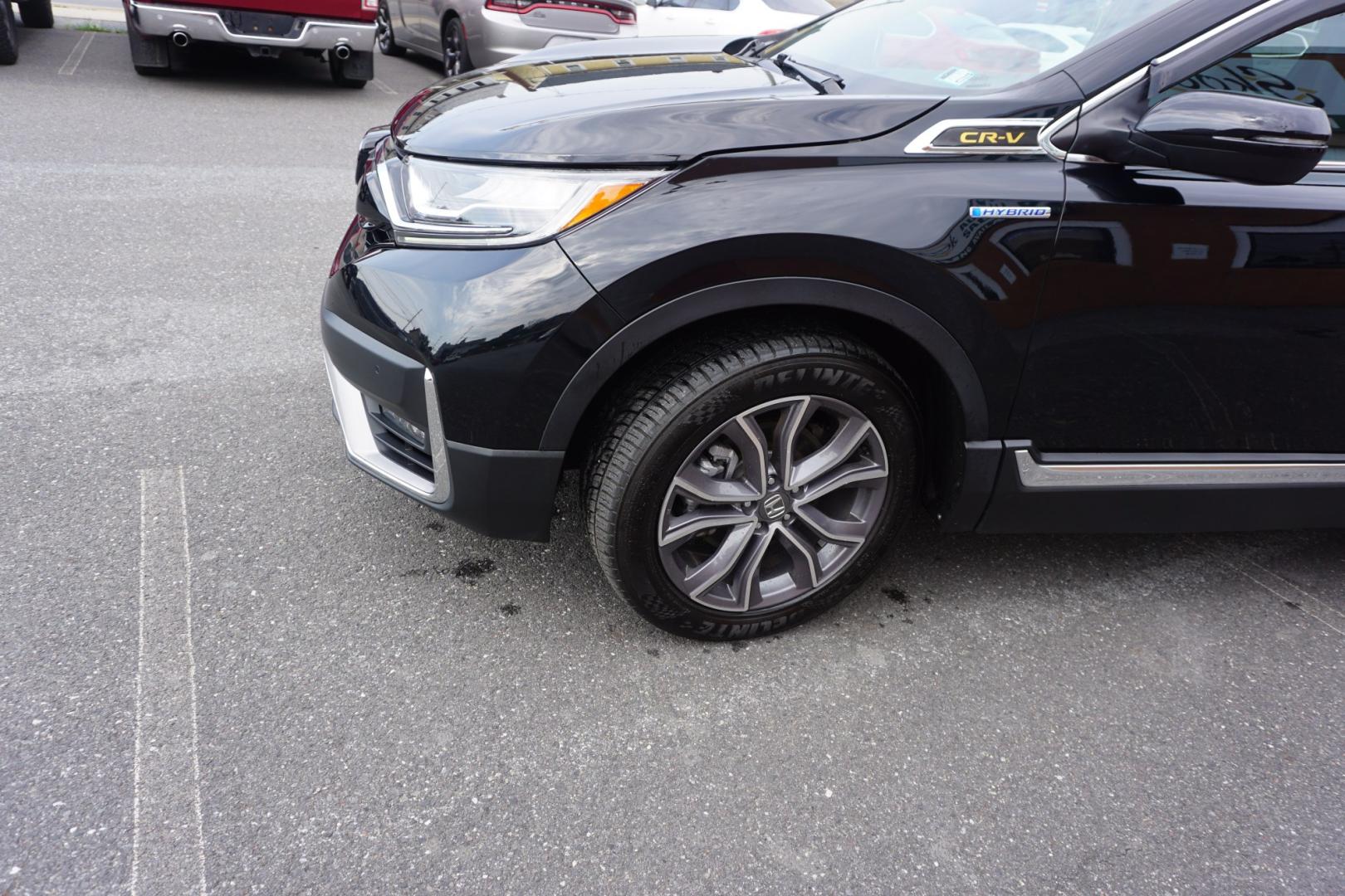 2022 BLACK /BLACK HONDA CR-V HYBRID TOURING (5J6RT6H94NL) with an 2L I4 engine, CVT transmission, located at 312 Centre Ave, Schuylkill Haven, PA, 17972, (570) 593-5278, 40.638130, -76.177383- Photo#3
