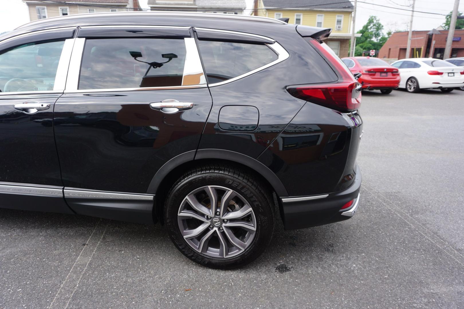 2022 BLACK /BLACK HONDA CR-V HYBRID TOURING (5J6RT6H94NL) with an 2L I4 engine, CVT transmission, located at 312 Centre Ave, Schuylkill Haven, PA, 17972, (570) 593-5278, 40.638130, -76.177383- Photo#6