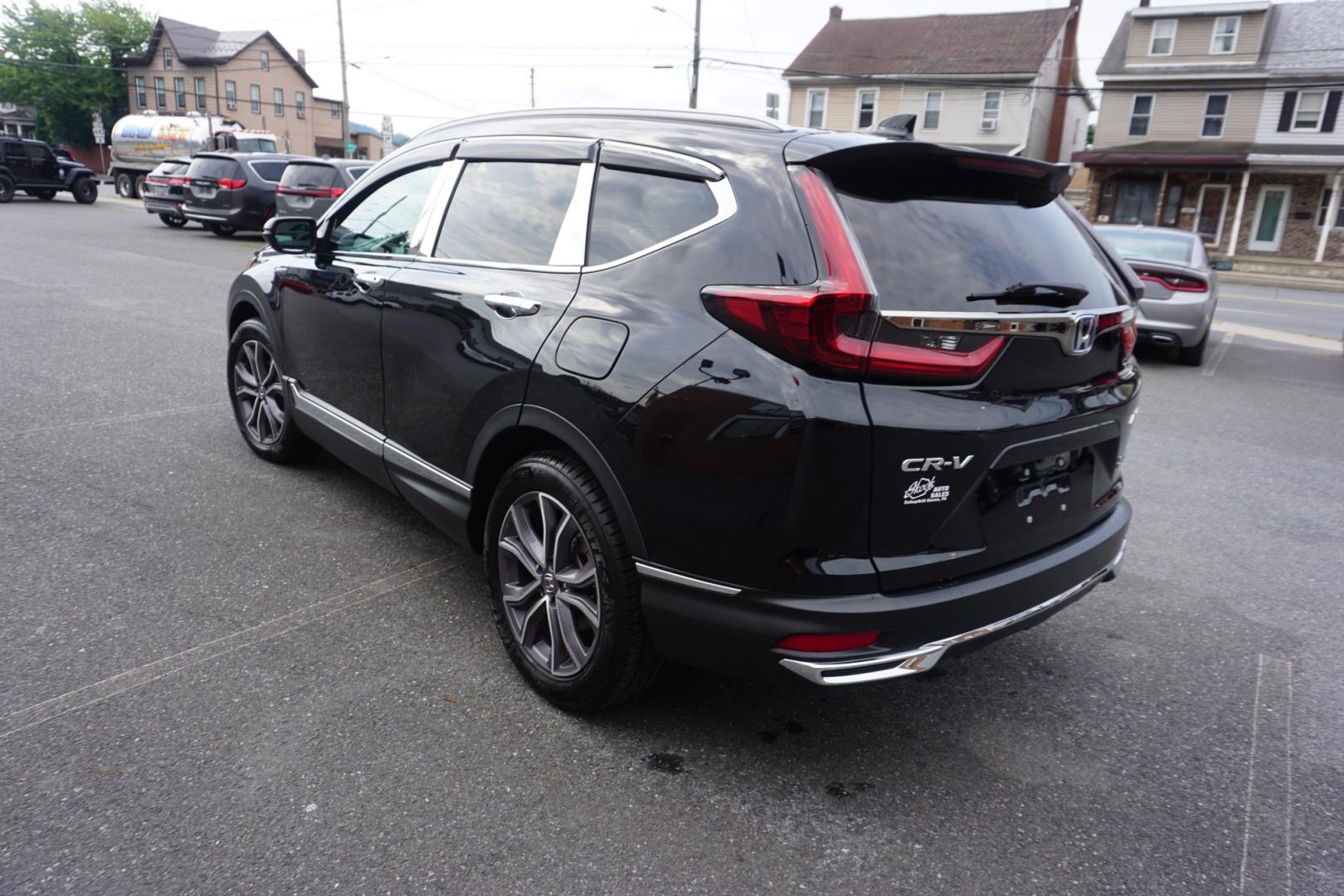 2022 BLACK /BLACK HONDA CR-V HYBRID TOURING (5J6RT6H94NL) with an 2L I4 engine, CVT transmission, located at 312 Centre Ave, Schuylkill Haven, PA, 17972, (570) 593-5278, 40.638130, -76.177383- Photo#7