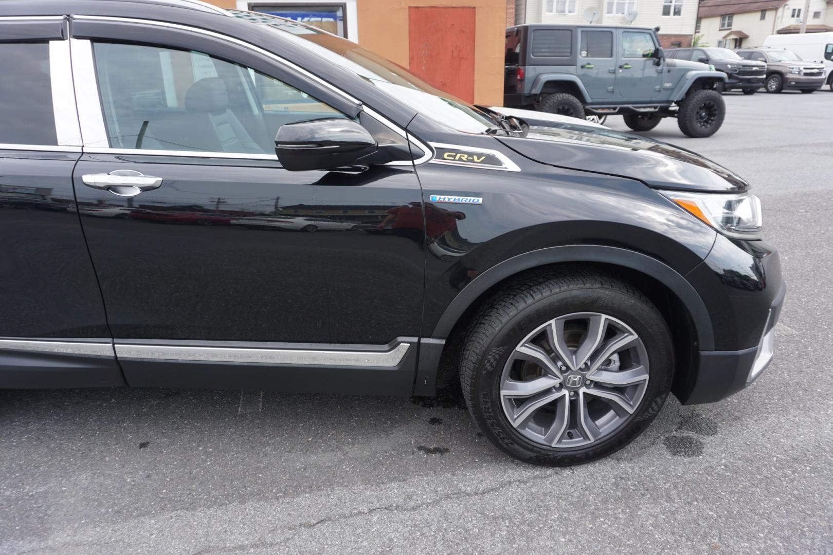 2022 BLACK /BLACK HONDA CR-V HYBRID TOURING (5J6RT6H94NL) with an 2L I4 engine, CVT transmission, located at 312 Centre Ave, Schuylkill Haven, PA, 17972, (570) 593-5278, 40.638130, -76.177383- Photo#13