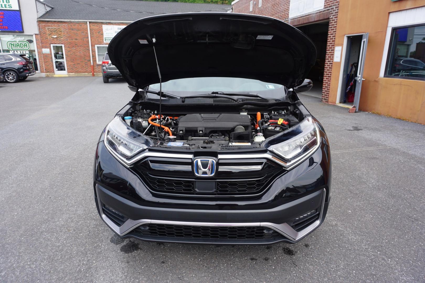 2022 BLACK /BLACK HONDA CR-V HYBRID TOURING (5J6RT6H94NL) with an 2L I4 engine, CVT transmission, located at 312 Centre Ave, Schuylkill Haven, PA, 17972, (570) 593-5278, 40.638130, -76.177383- Photo#16