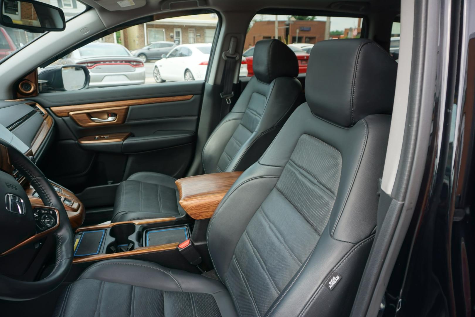 2022 BLACK /BLACK HONDA CR-V HYBRID TOURING (5J6RT6H94NL) with an 2L I4 engine, CVT transmission, located at 312 Centre Ave, Schuylkill Haven, PA, 17972, (570) 593-5278, 40.638130, -76.177383- Photo#19