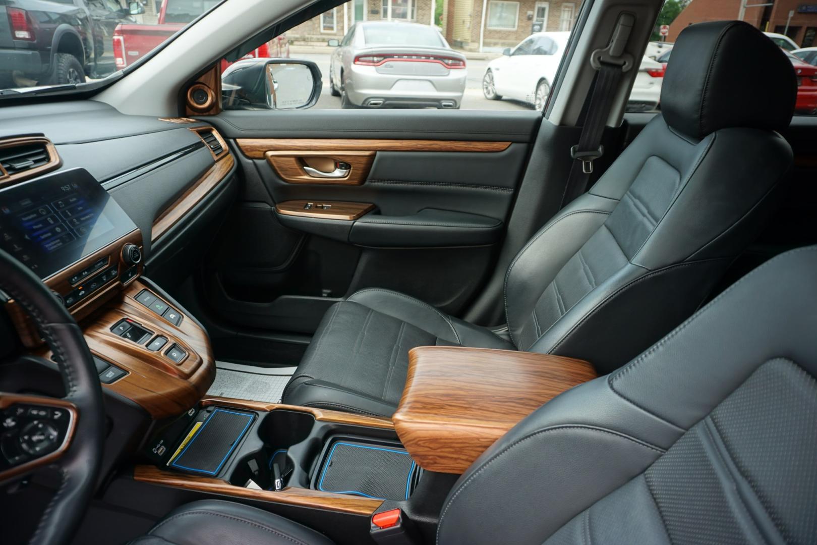 2022 BLACK /BLACK HONDA CR-V HYBRID TOURING (5J6RT6H94NL) with an 2L I4 engine, CVT transmission, located at 312 Centre Ave, Schuylkill Haven, PA, 17972, (570) 593-5278, 40.638130, -76.177383- Photo#20