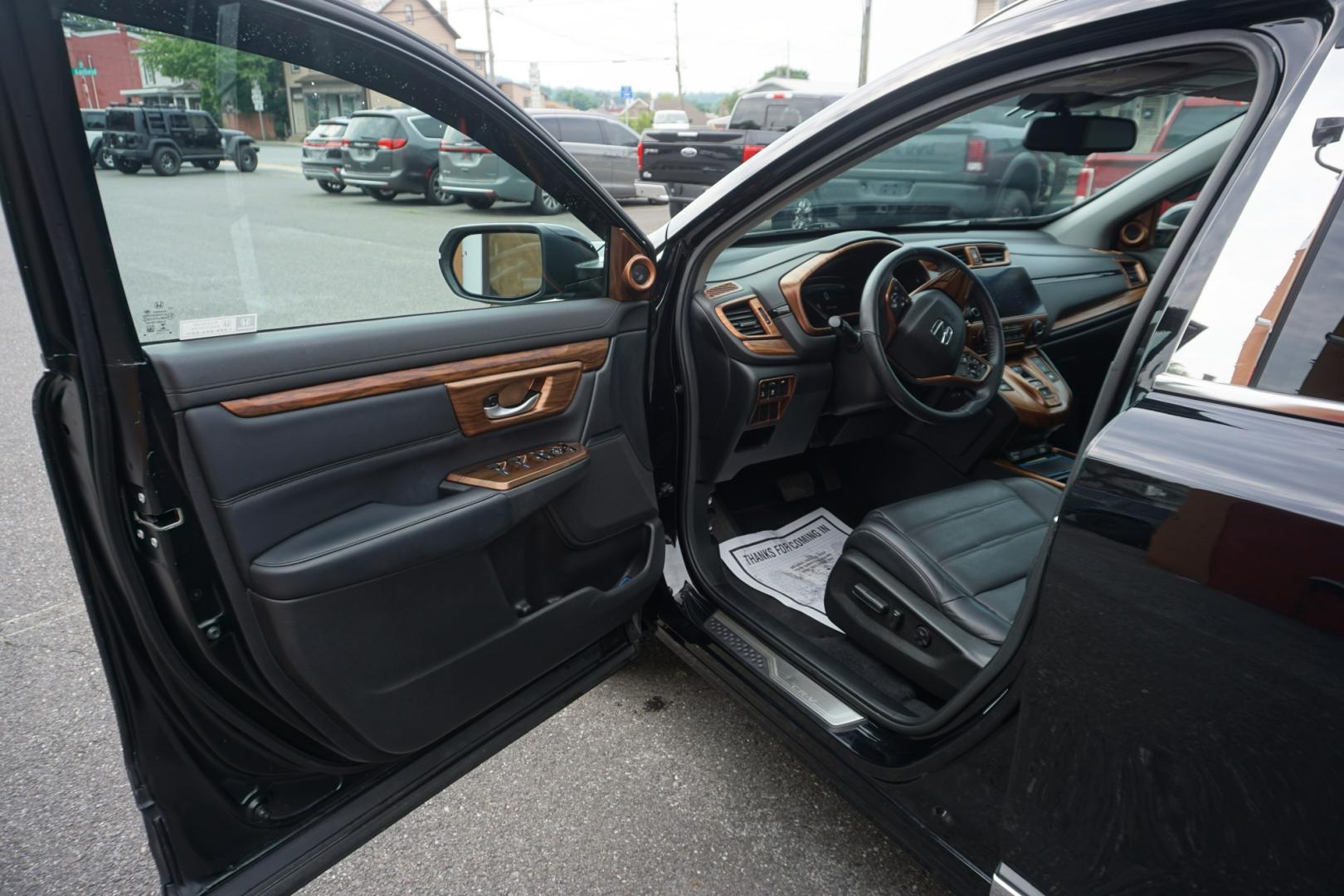 2022 BLACK /BLACK HONDA CR-V HYBRID TOURING (5J6RT6H94NL) with an 2L I4 engine, CVT transmission, located at 312 Centre Ave, Schuylkill Haven, PA, 17972, (570) 593-5278, 40.638130, -76.177383- Photo#23