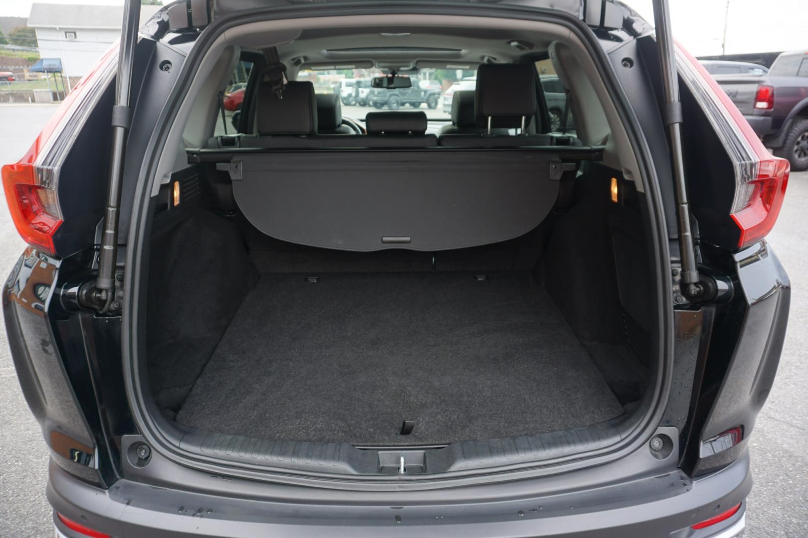 2022 BLACK /BLACK HONDA CR-V HYBRID TOURING (5J6RT6H94NL) with an 2L I4 engine, CVT transmission, located at 312 Centre Ave, Schuylkill Haven, PA, 17972, (570) 593-5278, 40.638130, -76.177383- Photo#33