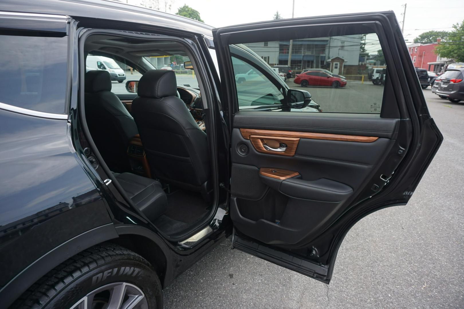 2022 BLACK /BLACK HONDA CR-V HYBRID TOURING (5J6RT6H94NL) with an 2L I4 engine, CVT transmission, located at 312 Centre Ave, Schuylkill Haven, PA, 17972, (570) 593-5278, 40.638130, -76.177383- Photo#38