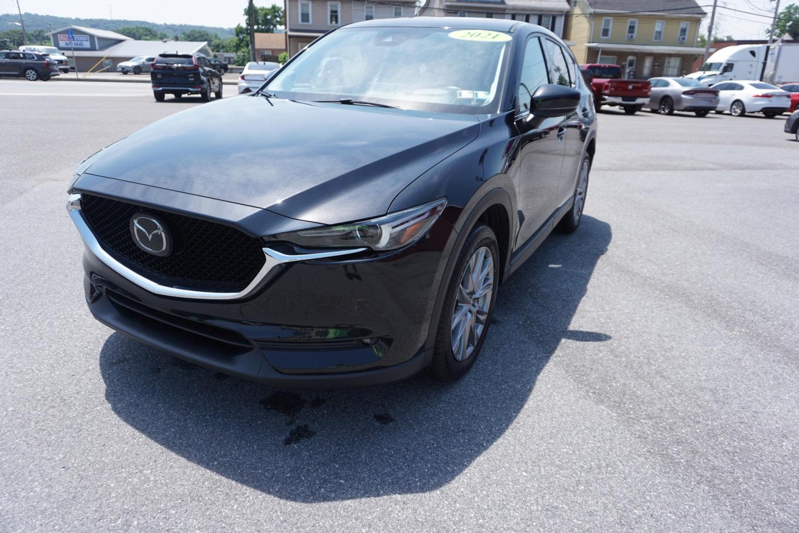 2021 BLACK /BLACK MAZDA CX-5 GRAND TOURING (JM3KFBDM1M1) with an 2.5L I4 engine, AUTOMATIC transmission, located at 312 Centre Ave, Schuylkill Haven, PA, 17972, (570) 593-5278, 40.638130, -76.177383- Photo#3