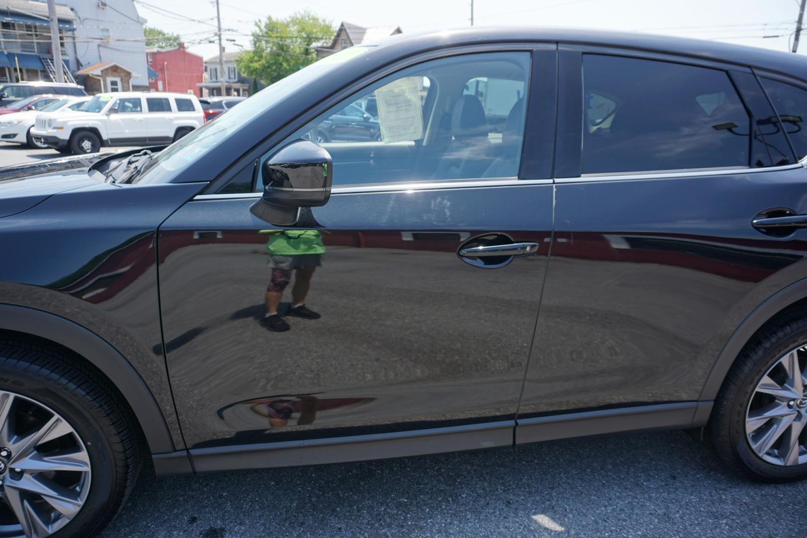 2021 BLACK /BLACK MAZDA CX-5 GRAND TOURING (JM3KFBDM1M1) with an 2.5L I4 engine, AUTOMATIC transmission, located at 312 Centre Ave, Schuylkill Haven, PA, 17972, (570) 593-5278, 40.638130, -76.177383- Photo#5