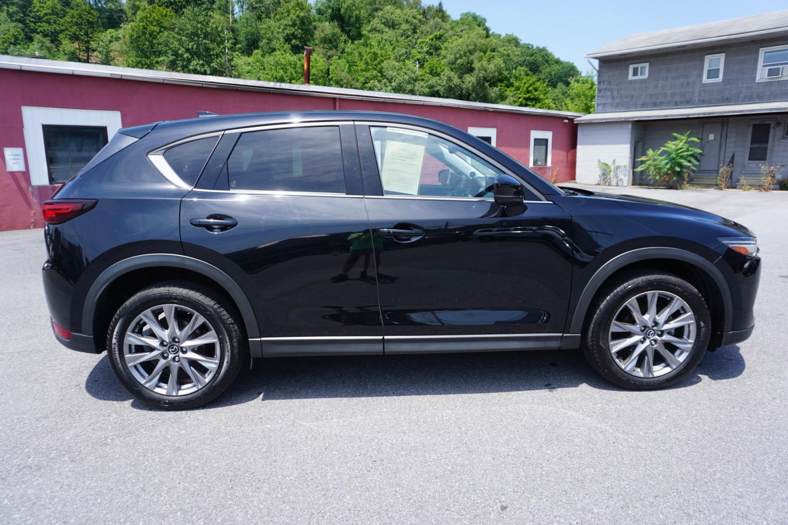 2021 BLACK /BLACK MAZDA CX-5 GRAND TOURING (JM3KFBDM1M1) with an 2.5L I4 engine, AUTOMATIC transmission, located at 312 Centre Ave, Schuylkill Haven, PA, 17972, (570) 593-5278, 40.638130, -76.177383- Photo#10