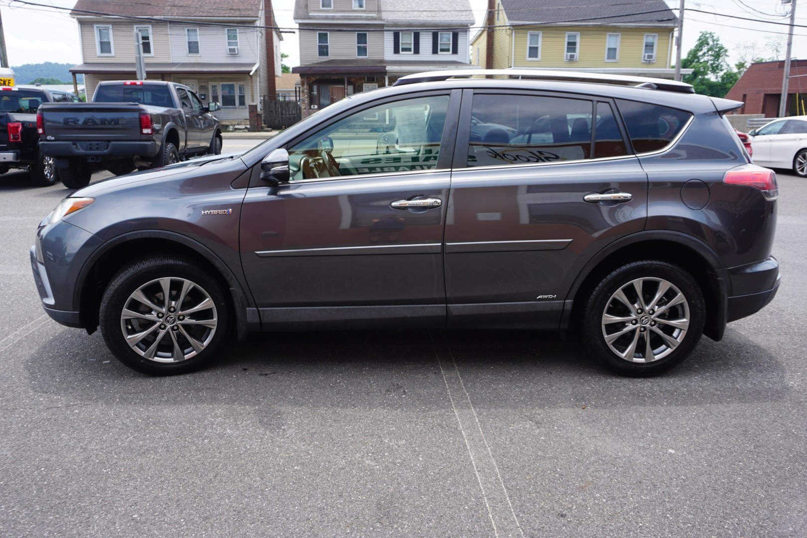 2018 GRAY /GRAY TOYOTA RAV4 LIMITED (JTMDJREV6JD) with an 2.5L I4 engine, Automatic transmission, located at 312 Centre Ave, Schuylkill Haven, PA, 17972, (570) 593-5278, 40.638130, -76.177383- Photo#0