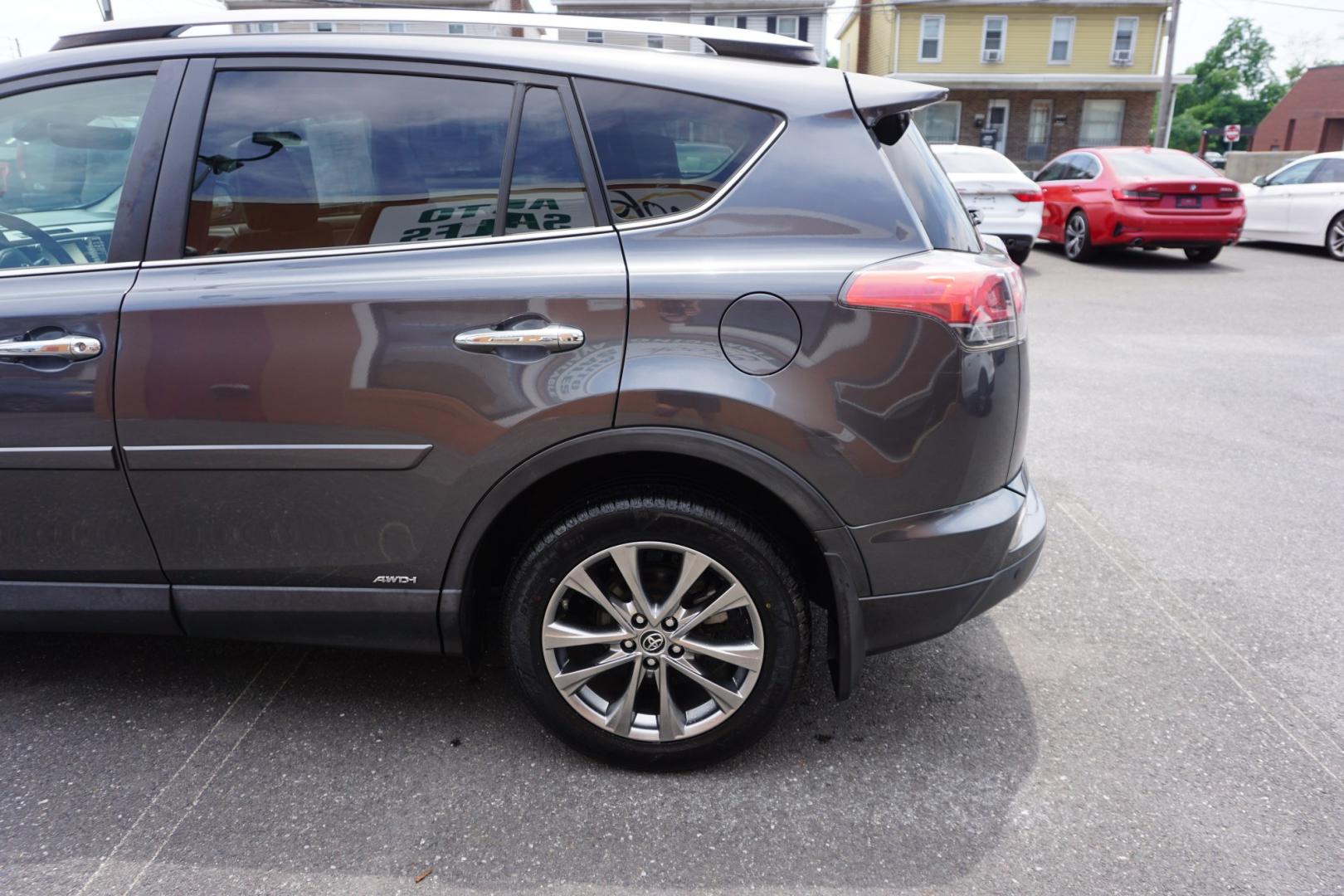 2018 GRAY /GRAY TOYOTA RAV4 LIMITED (JTMDJREV6JD) with an 2.5L I4 engine, Automatic transmission, located at 312 Centre Ave, Schuylkill Haven, PA, 17972, (570) 593-5278, 40.638130, -76.177383- Photo#7