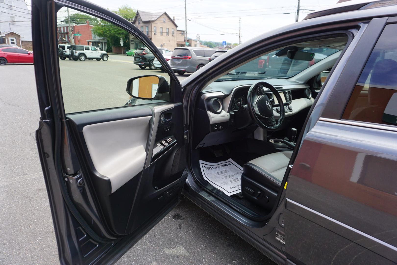 2018 GRAY /GRAY TOYOTA RAV4 LIMITED (JTMDJREV6JD) with an 2.5L I4 engine, Automatic transmission, located at 312 Centre Ave, Schuylkill Haven, PA, 17972, (570) 593-5278, 40.638130, -76.177383- Photo#24