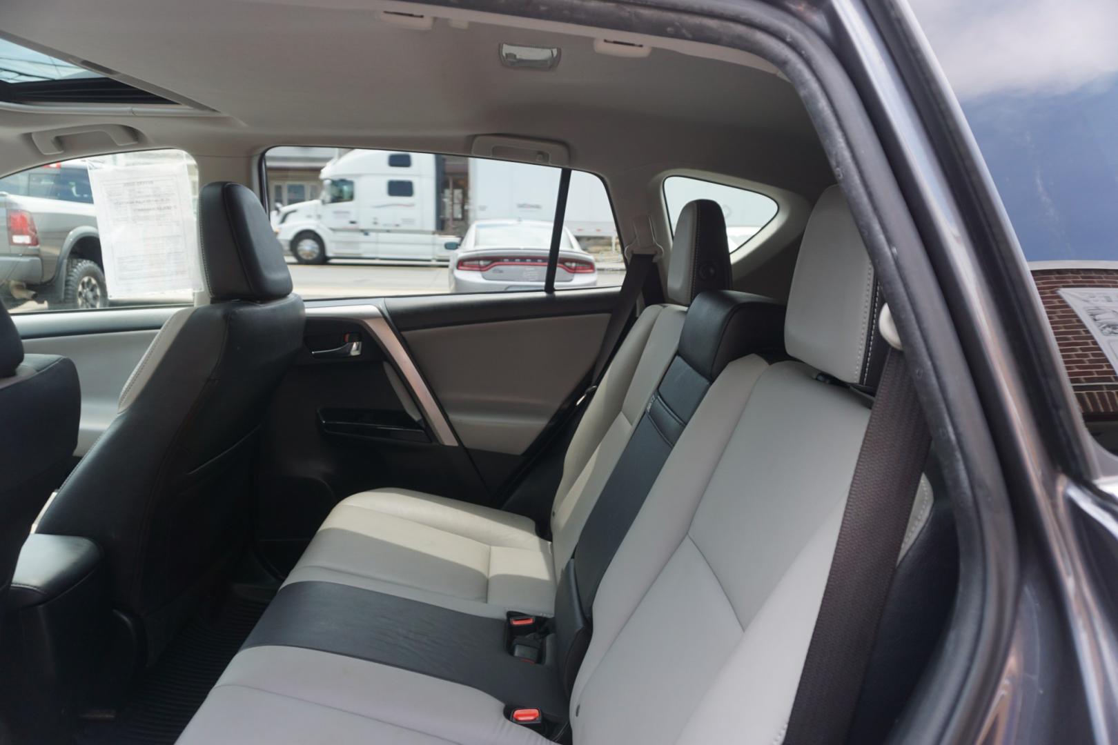 2018 GRAY /GRAY TOYOTA RAV4 LIMITED (JTMDJREV6JD) with an 2.5L I4 engine, Automatic transmission, located at 312 Centre Ave, Schuylkill Haven, PA, 17972, (570) 593-5278, 40.638130, -76.177383- Photo#26