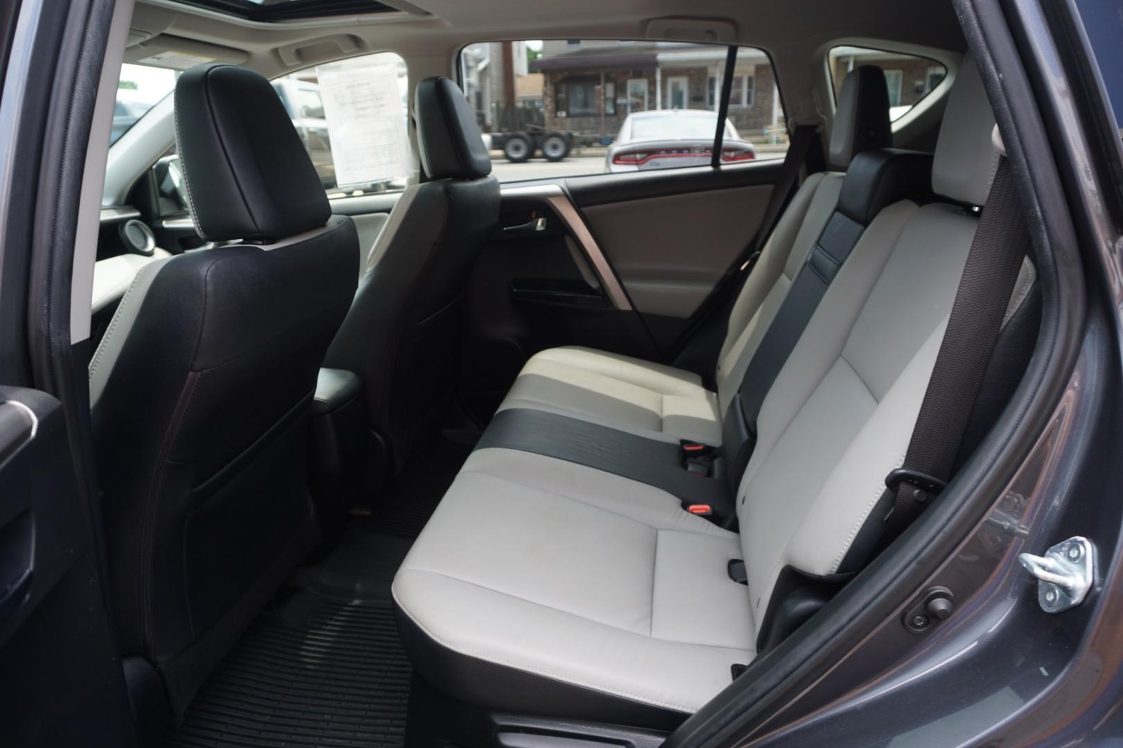 2018 GRAY /GRAY TOYOTA RAV4 LIMITED (JTMDJREV6JD) with an 2.5L I4 engine, Automatic transmission, located at 312 Centre Ave, Schuylkill Haven, PA, 17972, (570) 593-5278, 40.638130, -76.177383- Photo#28