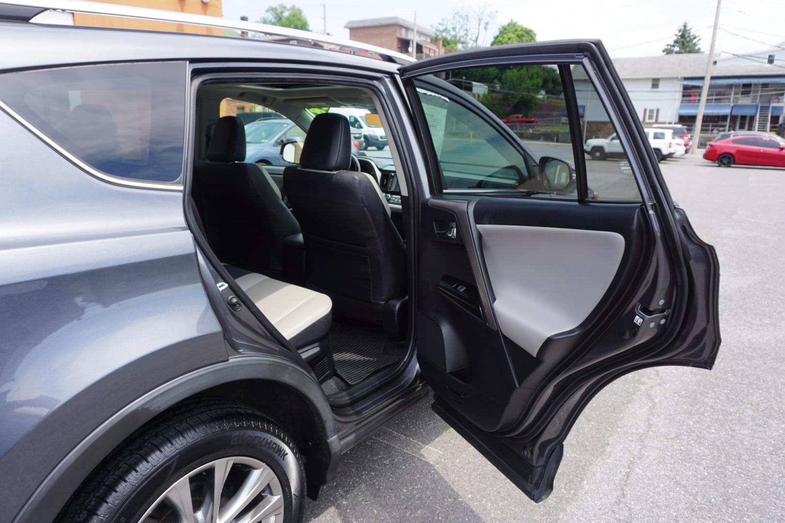 2018 GRAY /GRAY TOYOTA RAV4 LIMITED (JTMDJREV6JD) with an 2.5L I4 engine, Automatic transmission, located at 312 Centre Ave, Schuylkill Haven, PA, 17972, (570) 593-5278, 40.638130, -76.177383- Photo#36