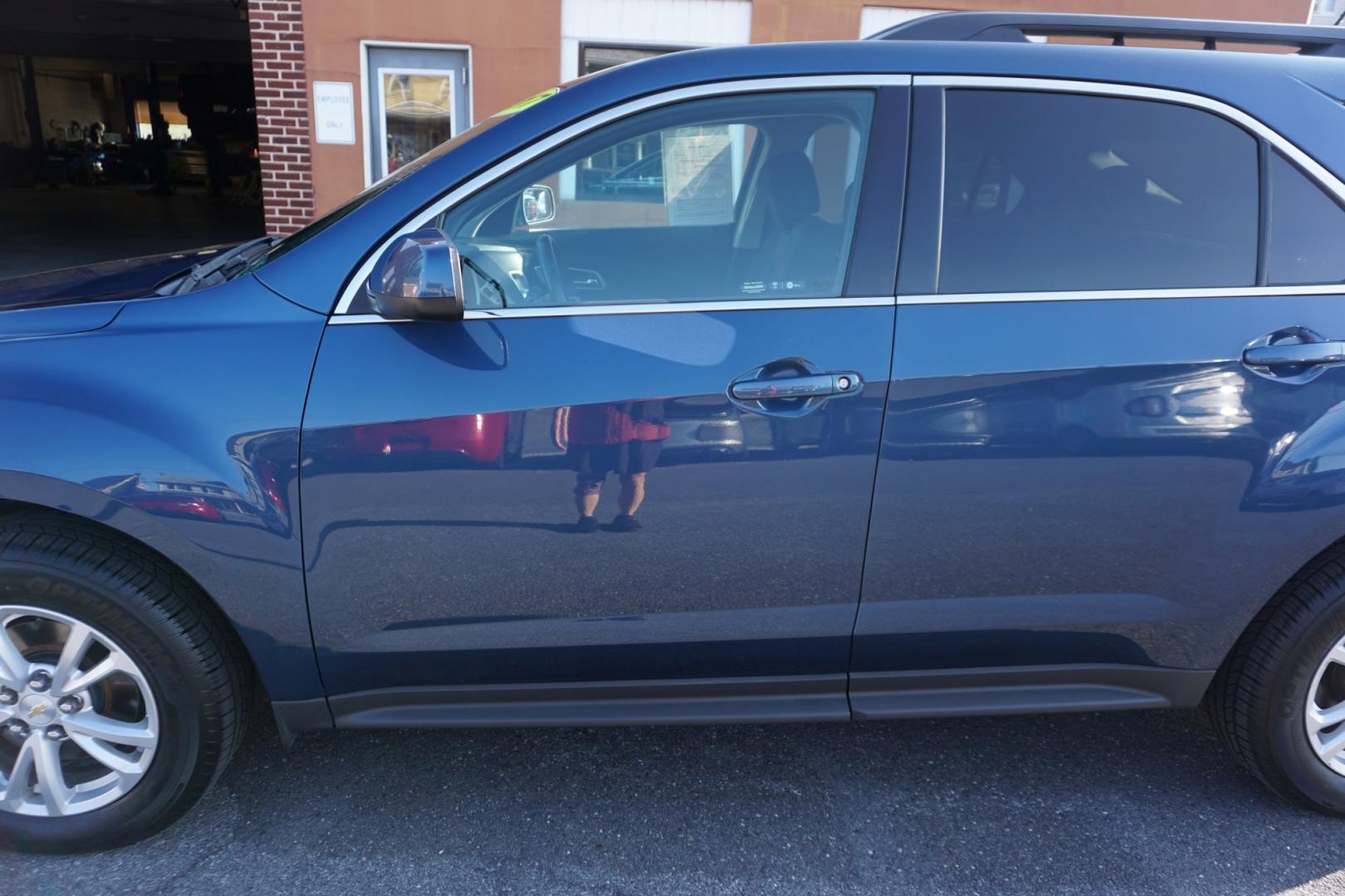 2017 BLUE /BLACK CHEVROLET EQUINOX LT (2GNFLFEK1H6) with an 2.4L I4 engine, AUTOMATIC transmission, located at 312 Centre Ave, Schuylkill Haven, PA, 17972, (570) 593-5278, 40.638130, -76.177383- Photo#4