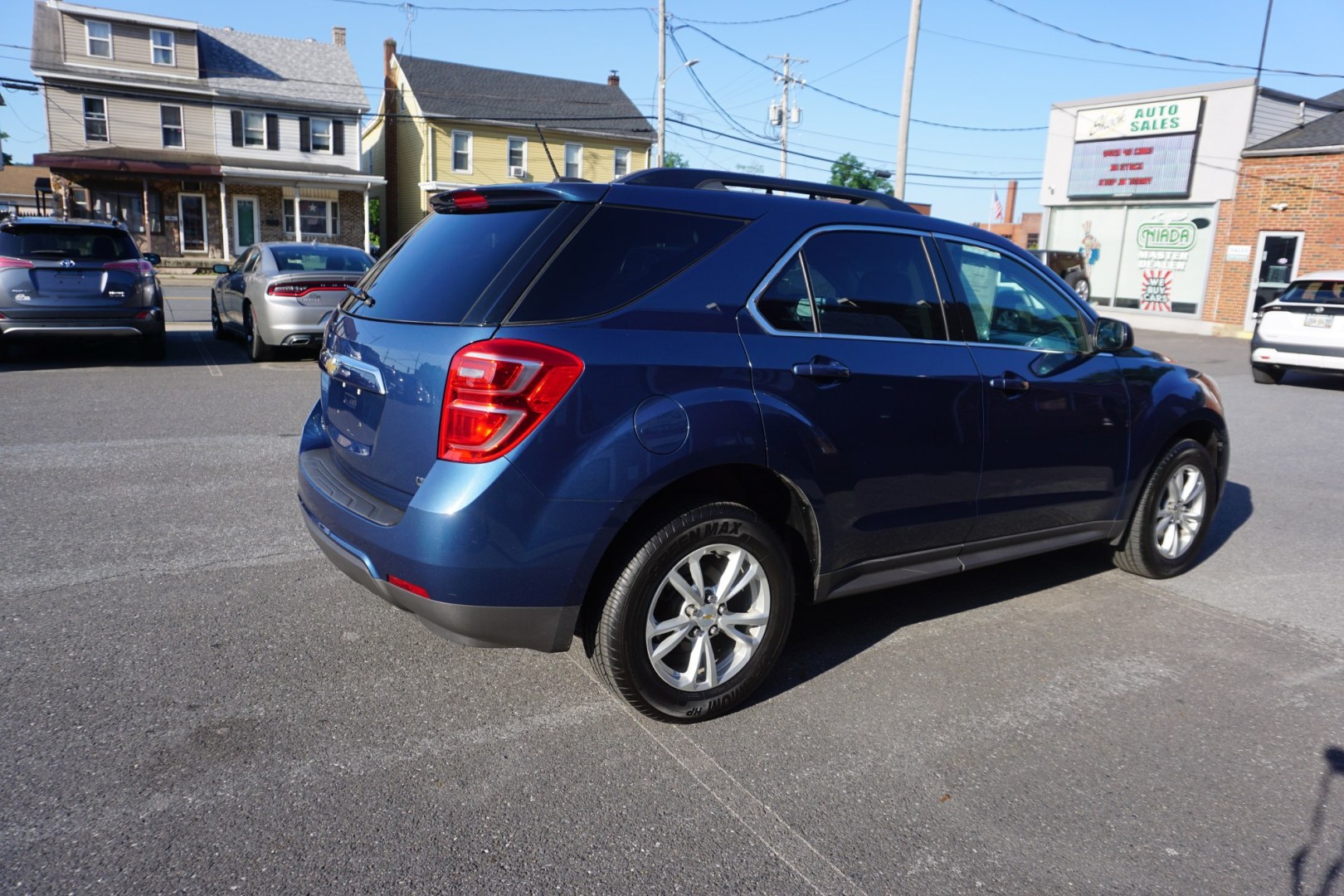 2017 BLUE /BLACK CHEVROLET EQUINOX LT (2GNFLFEK1H6) with an 2.4L I4 engine, AUTOMATIC transmission, located at 312 Centre Ave, Schuylkill Haven, PA, 17972, (570) 593-5278, 40.638130, -76.177383- Photo#10