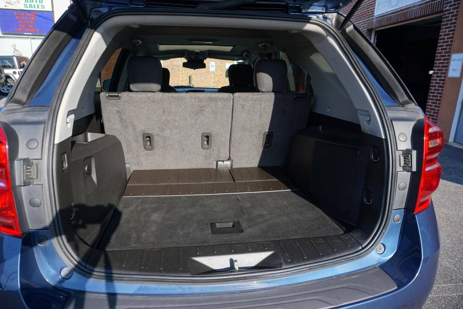 2017 BLUE /BLACK CHEVROLET EQUINOX LT (2GNFLFEK1H6) with an 2.4L I4 engine, AUTOMATIC transmission, located at 312 Centre Ave, Schuylkill Haven, PA, 17972, (570) 593-5278, 40.638130, -76.177383- Photo#33