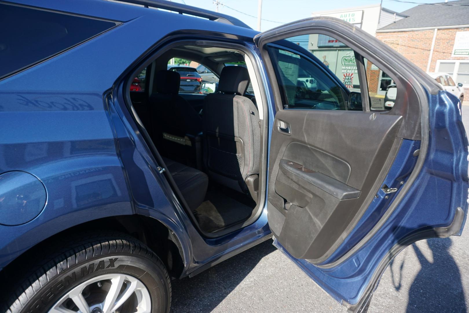 2017 BLUE /BLACK CHEVROLET EQUINOX LT (2GNFLFEK1H6) with an 2.4L I4 engine, AUTOMATIC transmission, located at 312 Centre Ave, Schuylkill Haven, PA, 17972, (570) 593-5278, 40.638130, -76.177383- Photo#38
