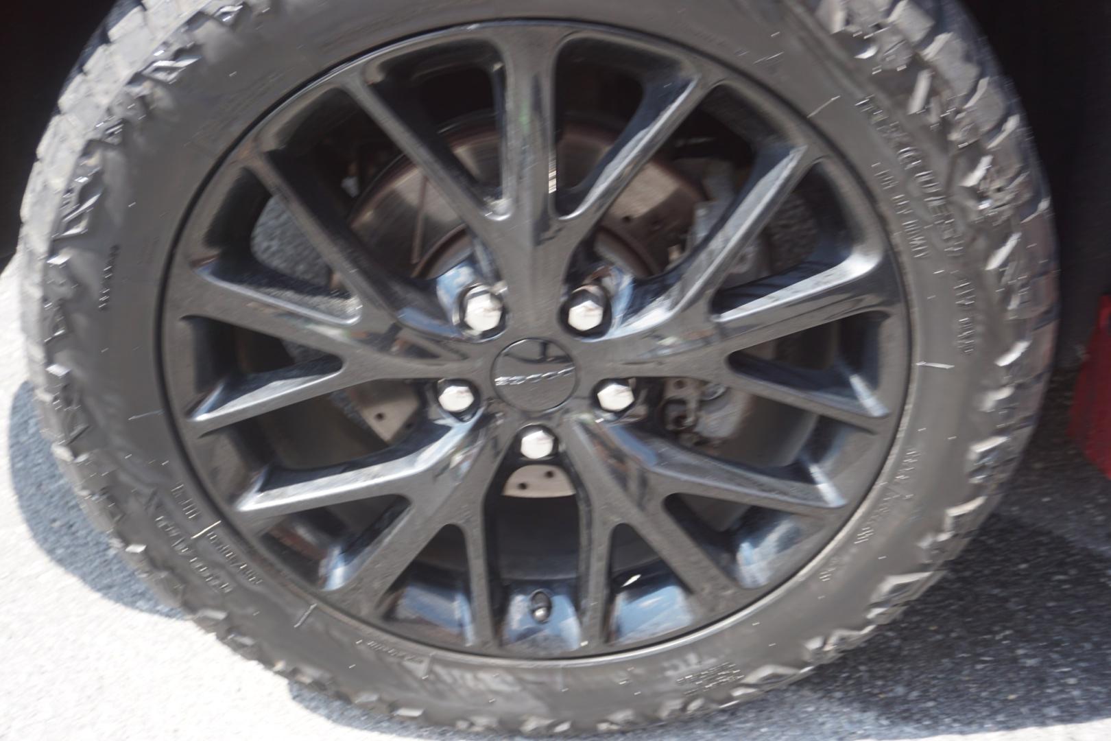 2015 DODGE DURANGO LIMITED (1C4RDJDG5FC) with an 3.6L V6 engine, Automatic transmission, located at 312 Centre Ave, Schuylkill Haven, PA, 17972, (570) 593-5278, 40.638130, -76.177383- Photo#4