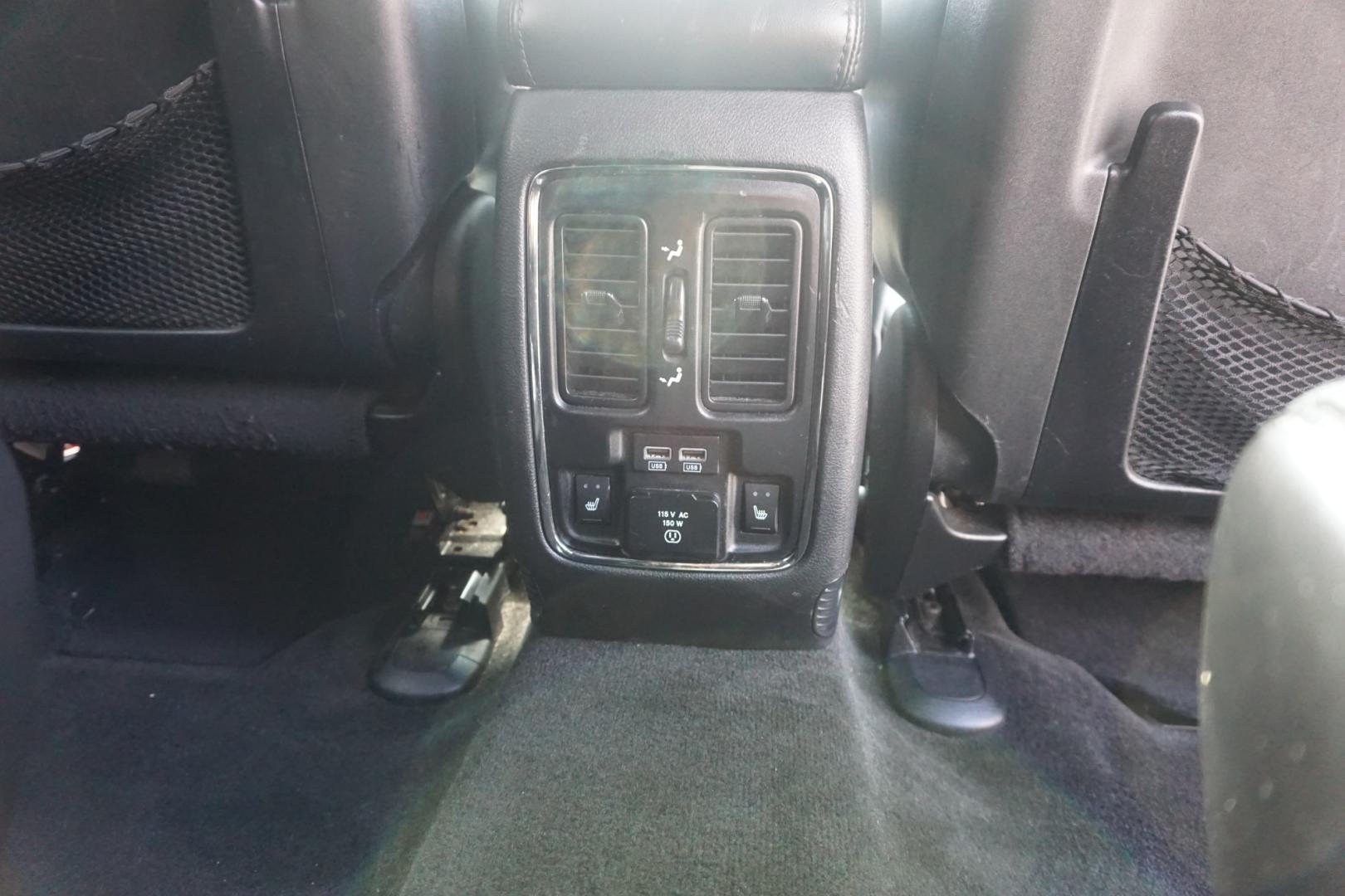 2015 DODGE DURANGO LIMITED (1C4RDJDG5FC) with an 3.6L V6 engine, Automatic transmission, located at 312 Centre Ave, Schuylkill Haven, PA, 17972, (570) 593-5278, 40.638130, -76.177383- Photo#24